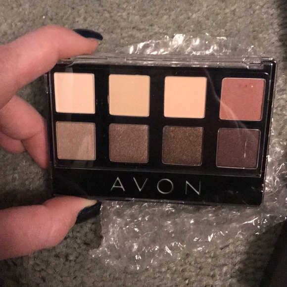 Eye shadow pallets - Picture 2 of 3